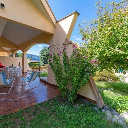 Sunset In Ranco: Lakeview Townhouse With Private Garden - Happy Ranco
