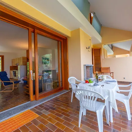 Hébergement de vacances Sunset In Ranco: Lakeview Townhouse With Private Garden - Happy