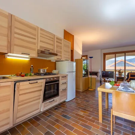 Sunset In Ranco: Lakeview Townhouse With Private Garden - Happy Hébergement de vacances Ranco
