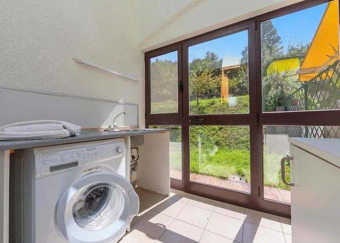 Sunset In - Happy Nyaraló